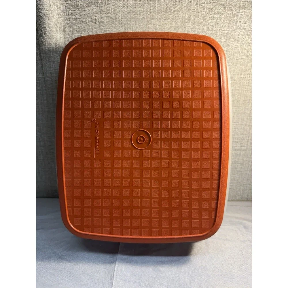 Tupperware Meat Keeper Marinade Container  With Lid Paprika Red 1294-1 Vintage